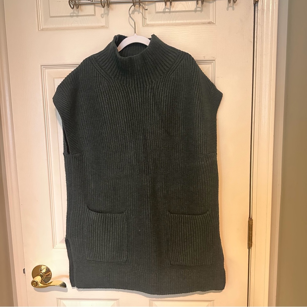 Banana Republic Dark Green Turtleneck Sweater